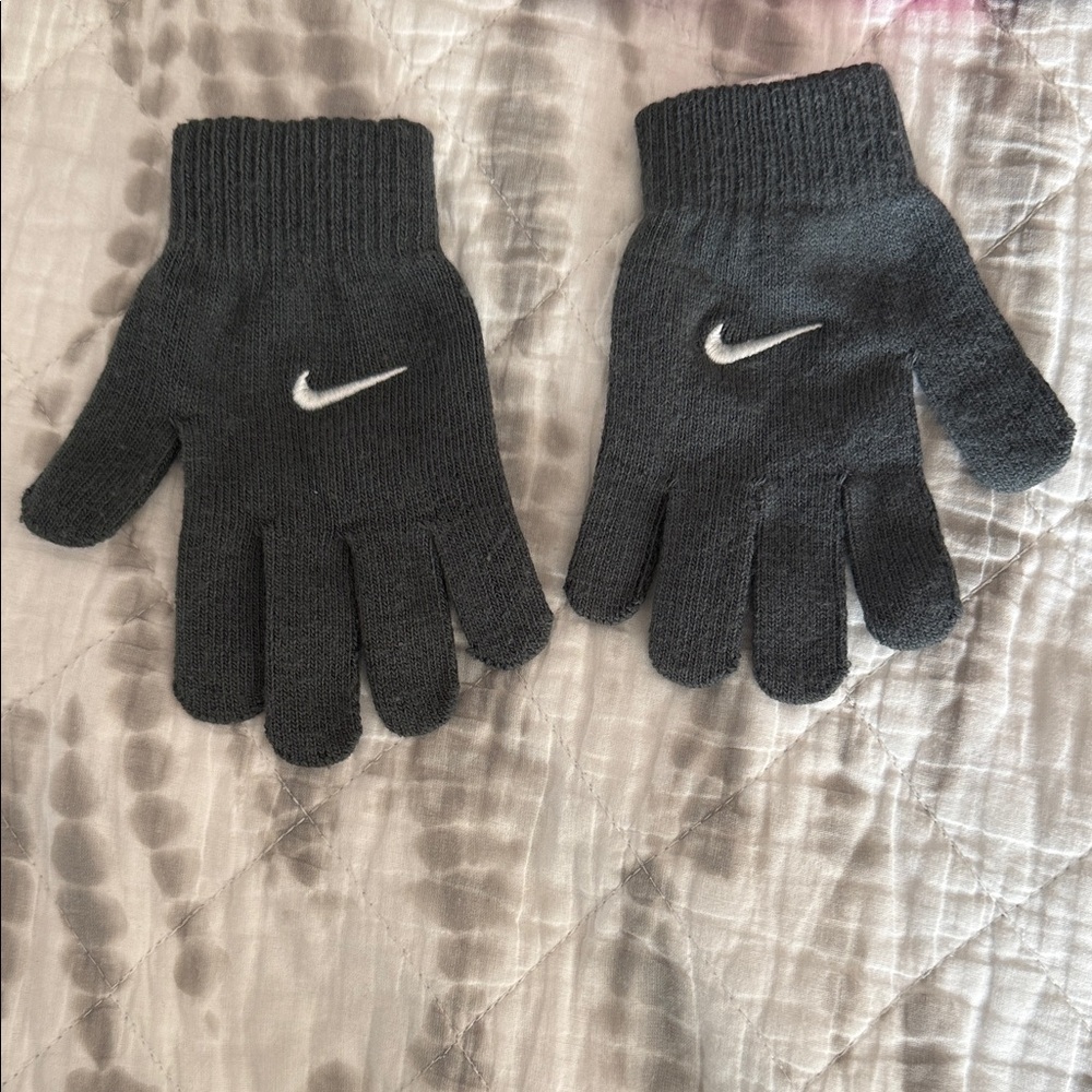 Nike Dark Gray Knit Gloves